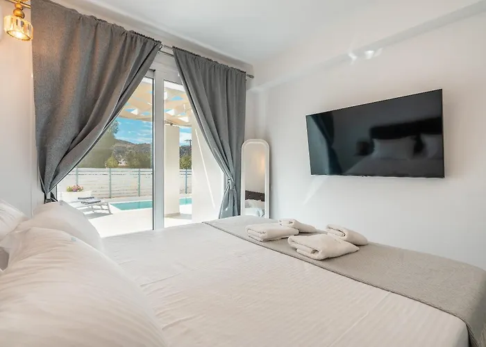 Вилла Punta Mare 3 *